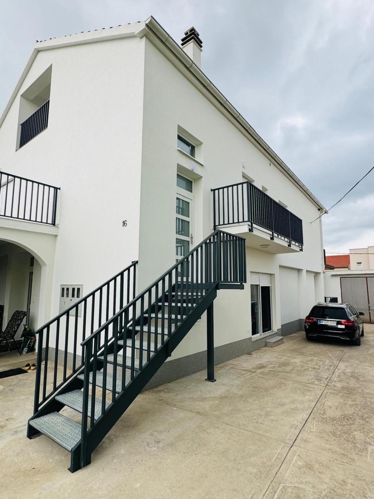 Apartment Galeb
